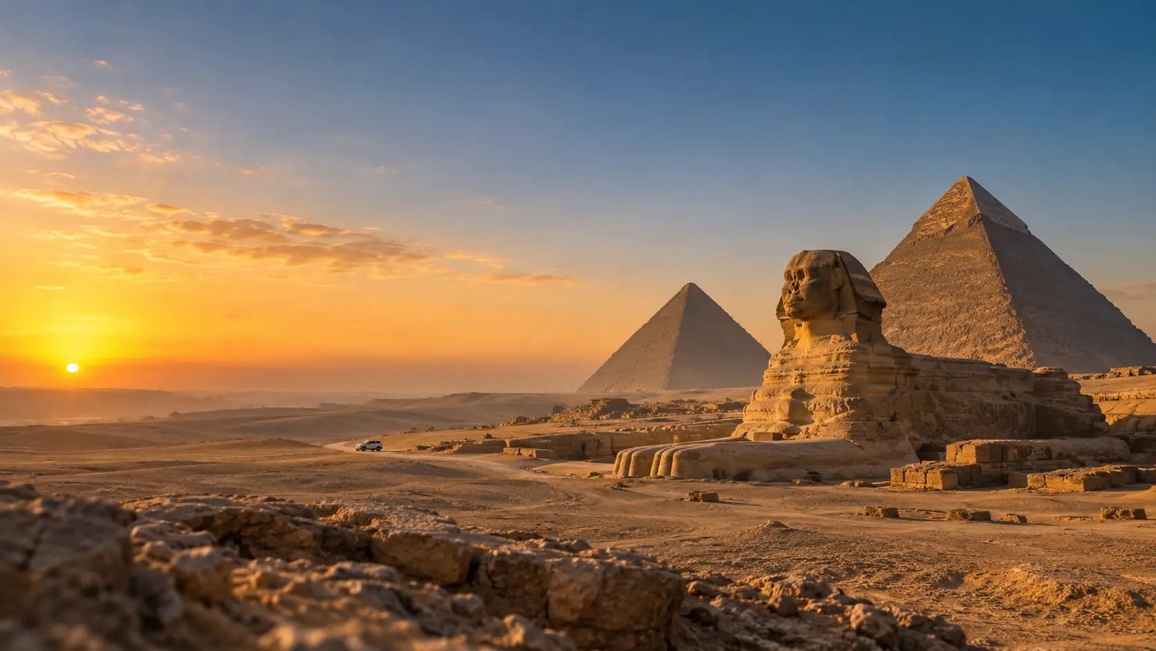 Le piramidi di Giza al tramonto